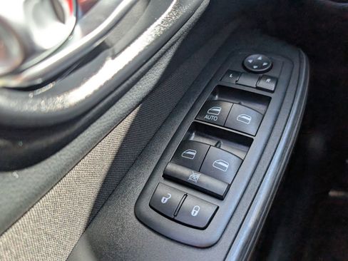 Used 2017 Jeep Cherokee Altitude image 33