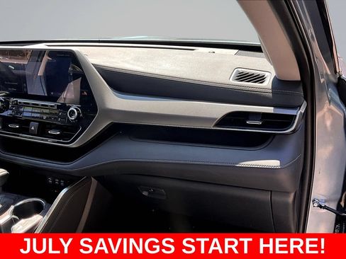 Used 2022 Toyota Highlander Platinum AWD/4WD image 33