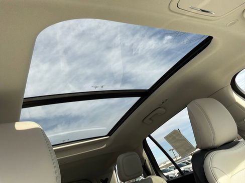 New 2026 Lincoln Aviator AWD w/ Jet Appearance Package image 29