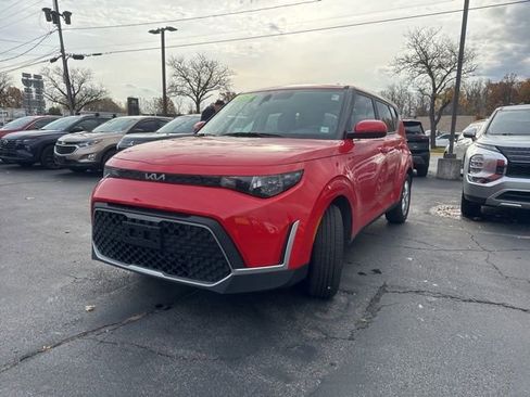 Used 2025 Kia Soul LX w/ LX Technology Package image 5