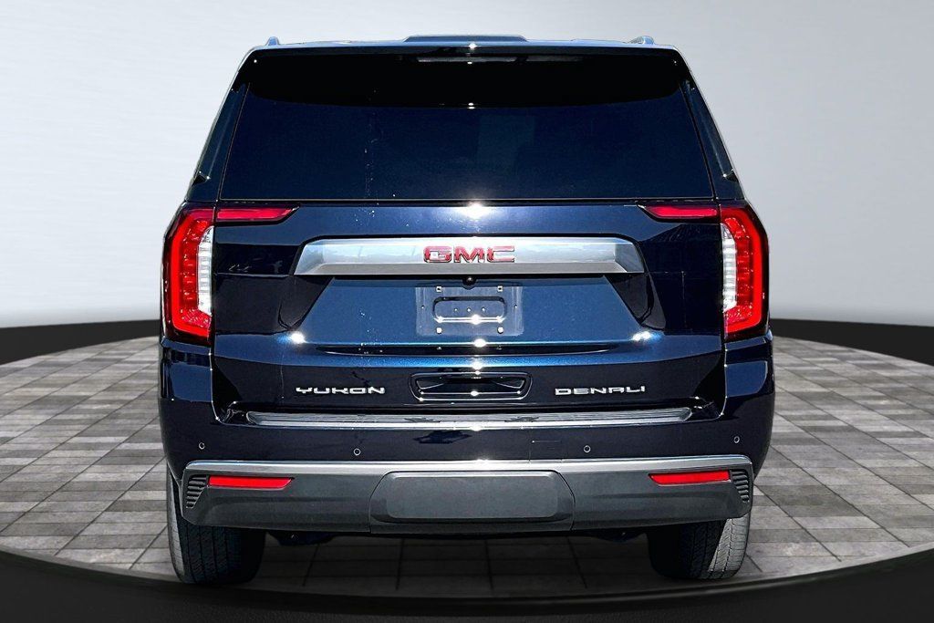 Used 2022 GMC Yukon XL Denali RWD image 24