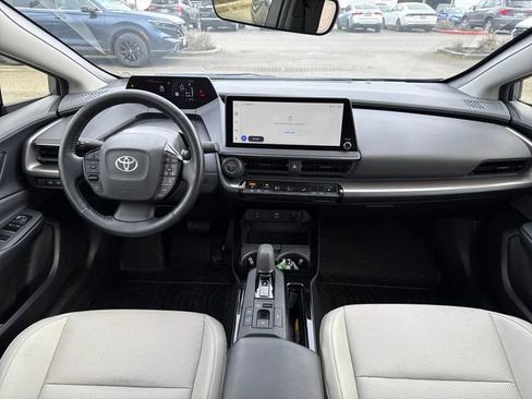 Used 2024 Toyota Prius XLE image 28