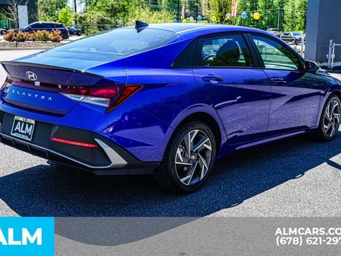 Used 2025 Hyundai Elantra Sport FWD image 6