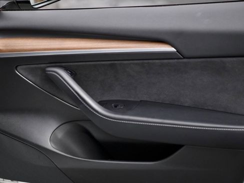 Used 2022 Tesla Model 3 Standard Range Plus image 18