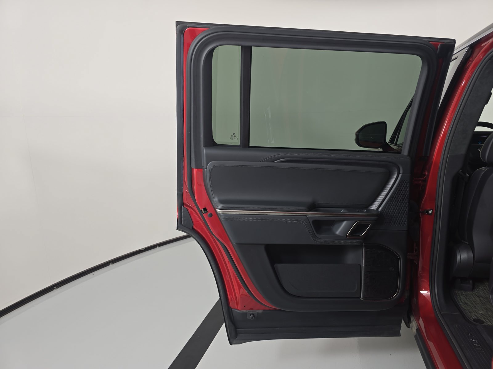 Used 2024 Rivian R1S Adventure Dual AWD/4WD image 17
