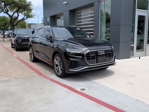 Used 2021 Audi Q8 Premium Plus w/ Premium Plus Package AWD/4WD image 2