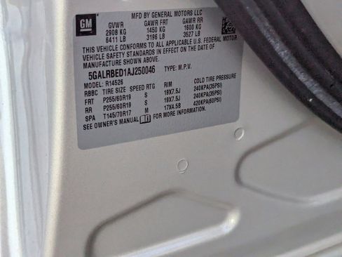 Used 2010 Buick Enclave CXL image 11