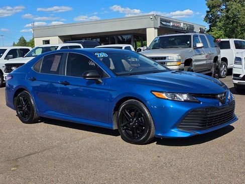 Used 2020 Toyota Camry LE image 24