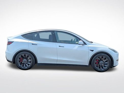 Used 2022 Tesla Model Y Performance AWD/4WD image 2