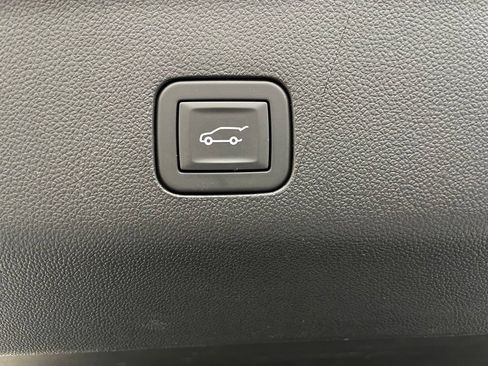 Used 2025 Chevrolet Suburban RST w/ Comfort Package RWD image 43