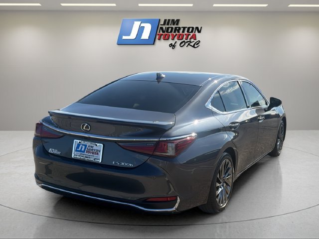 Used 2024 Lexus ES 300h Ultra Luxury w/ Accessory Package (Z2) FWD image 5