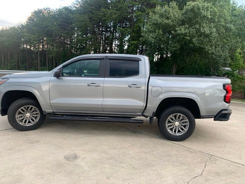 Used 2024 Chevrolet Colorado LT w/ LT Convenience Package II RWD image 15