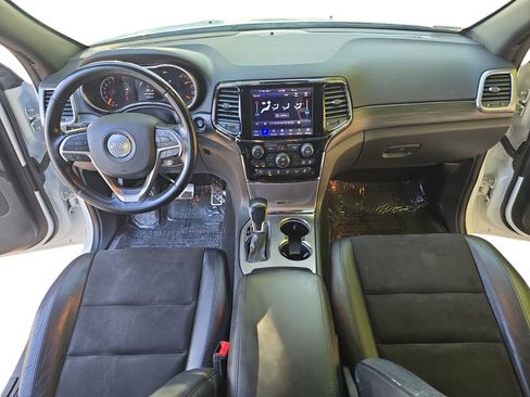 Used 2020 Jeep Grand Cherokee Altitude RWD image 9