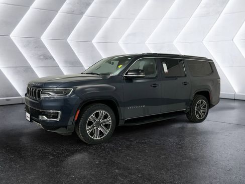 Used 2024 Jeep Wagoneer L Series II w/ Flexible Seating Group image 3