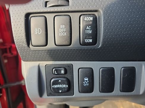 Used 2011 Toyota Tacoma PreRunner image 21