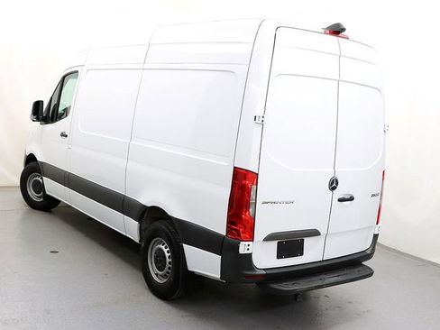 Used 2022 Mercedes-Benz Sprinter 144 Cargo image 8