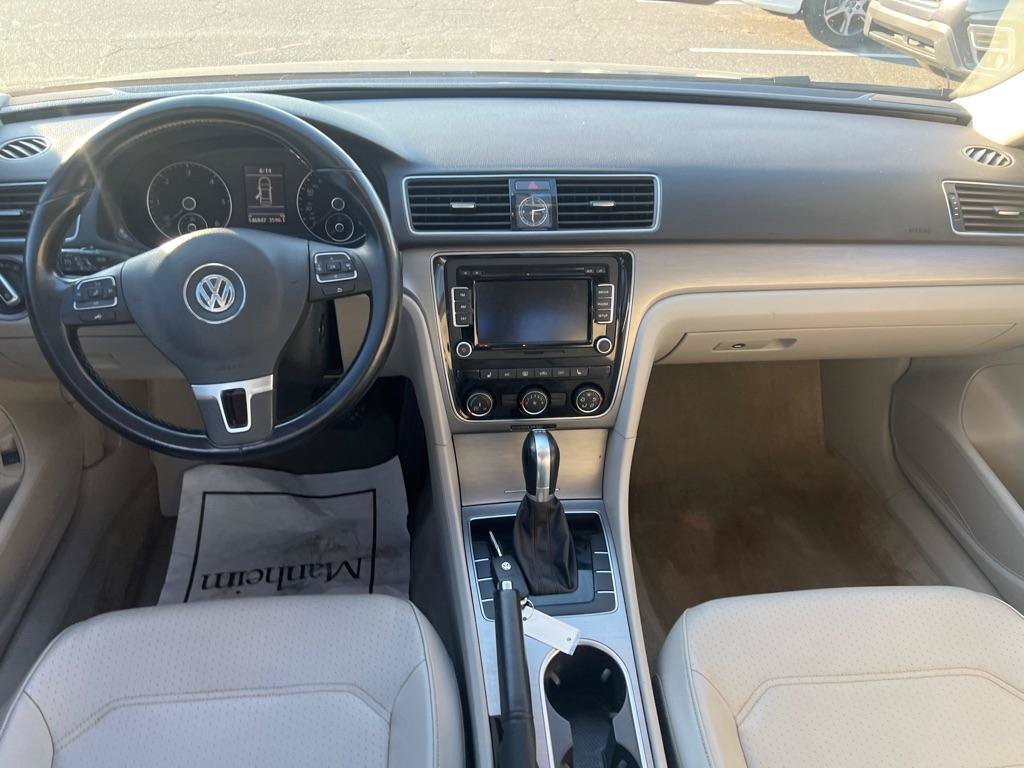 Used 2015 Volkswagen Passat TDI SE FWD image 16