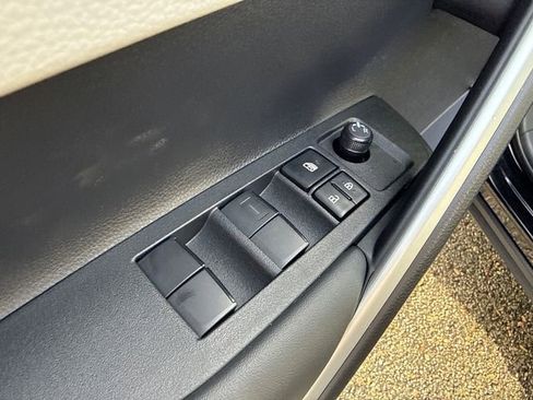 New 2026 Toyota Corolla Cross L image 18