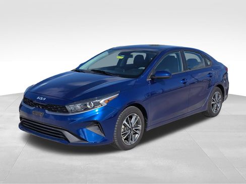 Used 2022 Kia Forte LXS FWD image 1