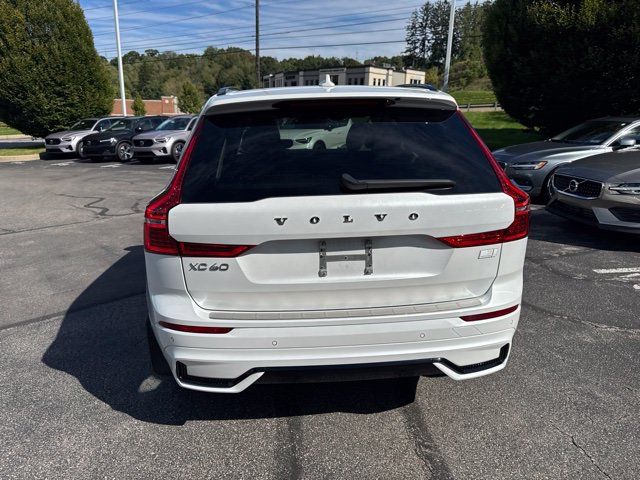 Used 2023 Volvo XC60 T8 Ultimate w/ Climate Package AWD/4WD image 4