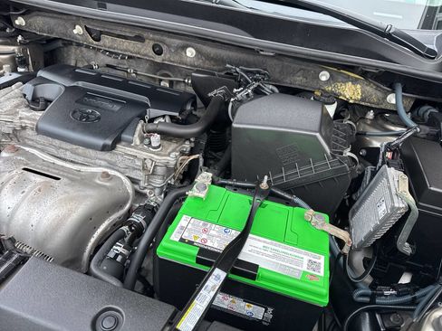 Used 2013 Toyota RAV4 XLE image 12