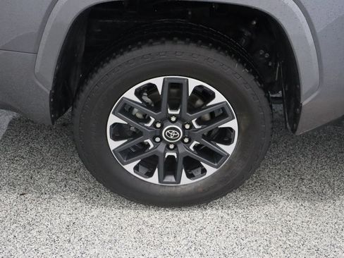 Used 2024 Toyota Tundra Limited AWD/4WD image 6