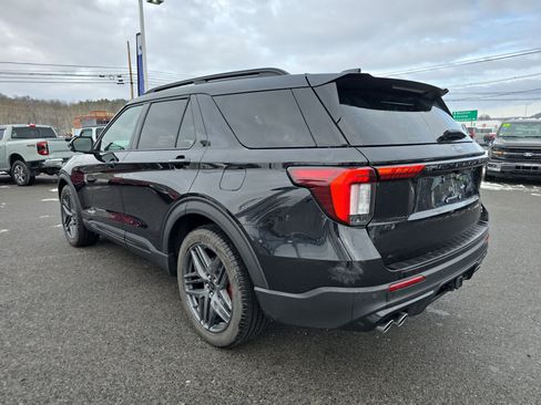 Used 2025 Ford Explorer ST image 5