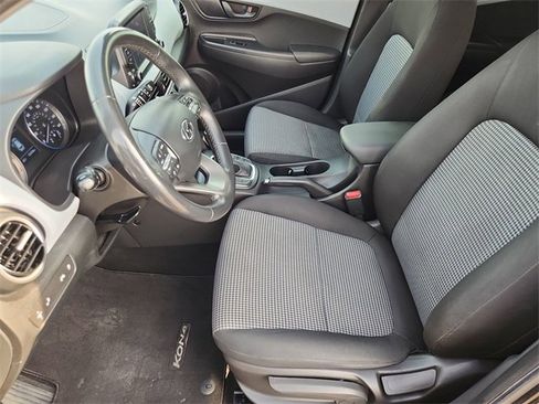 Used 2019 Hyundai Kona SEL image 18