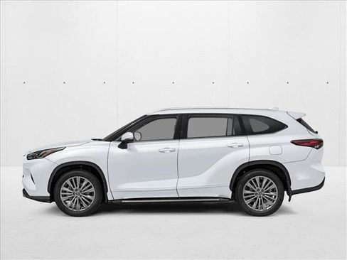 New 2026 Toyota Highlander Platinum AWD/4WD image 3