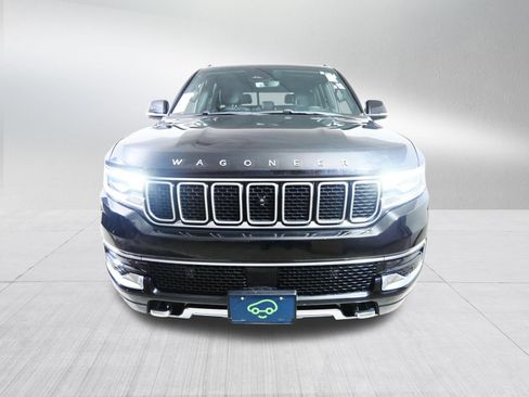 Used 2022 Jeep Wagoneer Series III w/ Convenience Group I AWD/4WD image 2