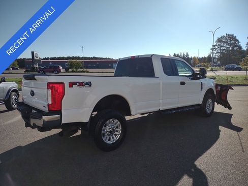Used 2017 Ford F350 XLT w/ FX4 4x4 Off Road Package image 5