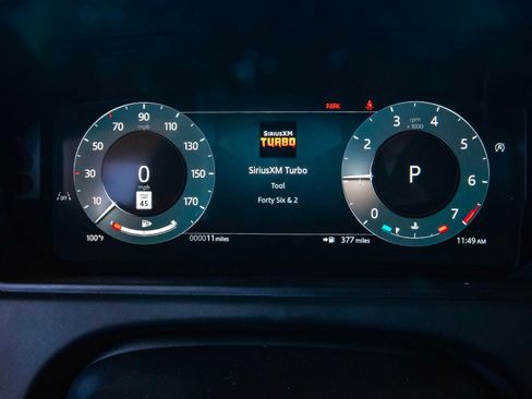 New 2026 Land Rover Range Rover Velar Dynamic SE image 9