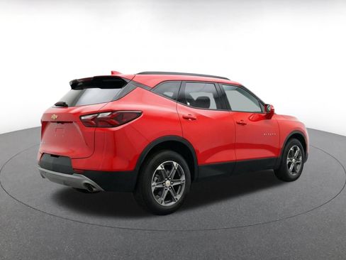Used 2025 Chevrolet Blazer LT FWD image 9