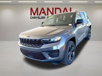 Used 2023 Jeep Grand Cherokee Altitude