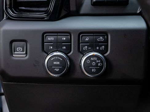 Used 2022 GMC Sierra 1500 AT4 w/ AT4 Premium Package image 21