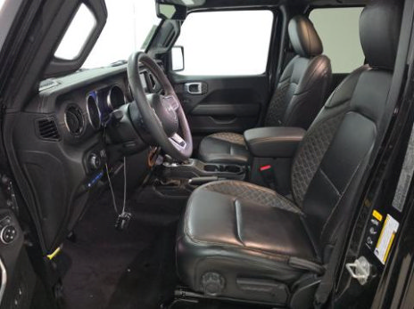 Used 2023 Jeep Wrangler Unlimited Sahara AWD/4WD image 5