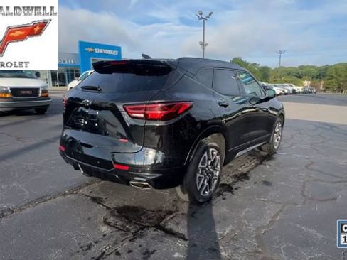 Used 2025 Chevrolet Blazer RS FWD image 8
