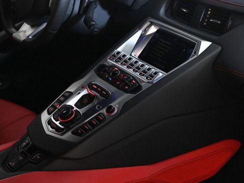 Used 2015 Lamborghini Aventador LP 700-4 image 27