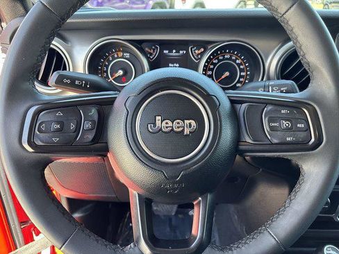 Certified 2023 Jeep Gladiator Sport AWD/4WD image 21
