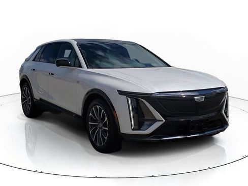 Certified 2024 Cadillac Lyriq Sport w/ LPO, Floor Liner Package AWD/4WD image 2