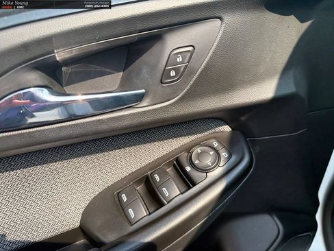 Used 2021 Chevrolet TrailBlazer LT w/ Premium Seating Package FWD image 11