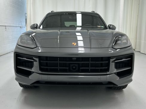 Used 2025 Porsche Cayenne S AWD/4WD image 5