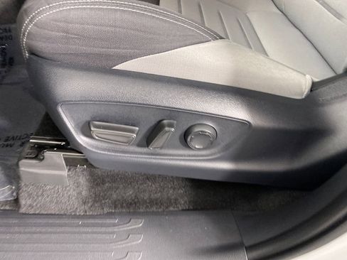 Used 2024 Toyota Tacoma TRD Off-Road w/ TRD Off Road Upgrade Package image 8