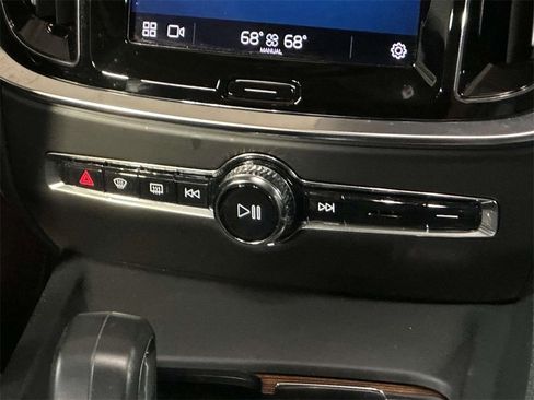 Used 2023 Volvo S60 B5 Plus image 19