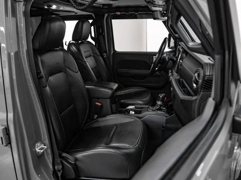 Used 2021 Jeep Wrangler Unlimited Sahara AWD/4WD image 32