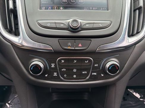 Used 2023 Chevrolet Equinox LT image 27