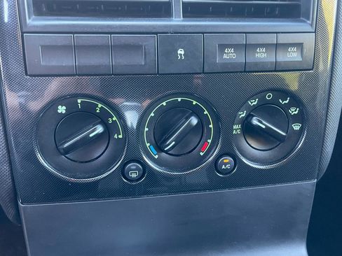 Used 2010 Ford Explorer XLT image 10