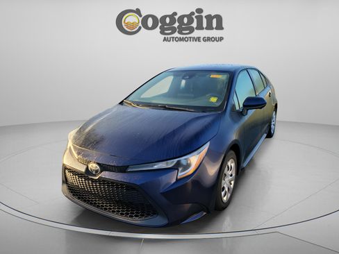 Used 2022 Toyota Corolla LE image 1