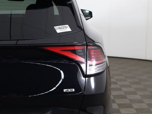 Used 2024 Kia Sportage EX AWD/4WD image 16