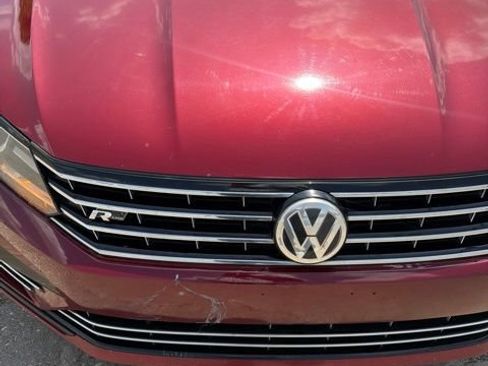 Used 2017 Volkswagen Passat 1.8T R-Line FWD image 34